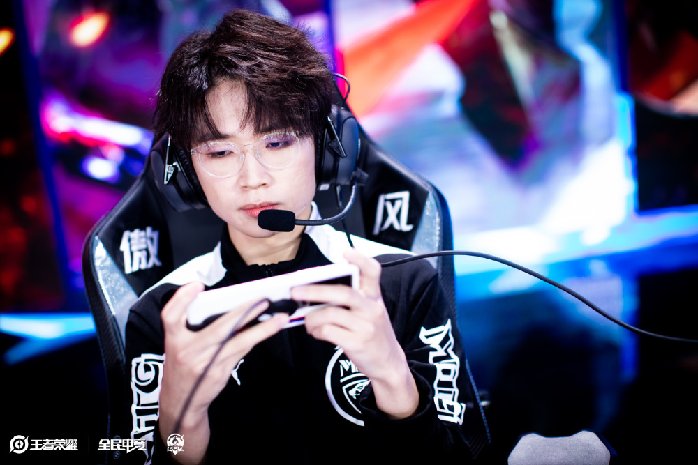 新锐辈出 新锐辈出