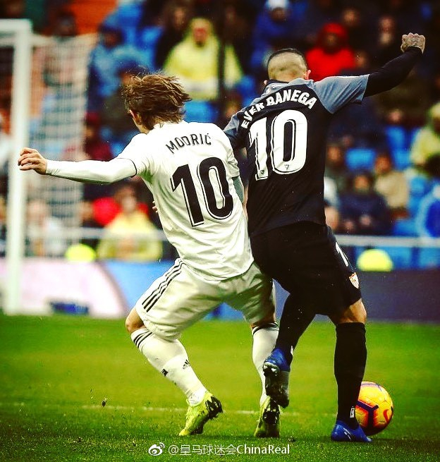 为球迷让路 为球迷让路