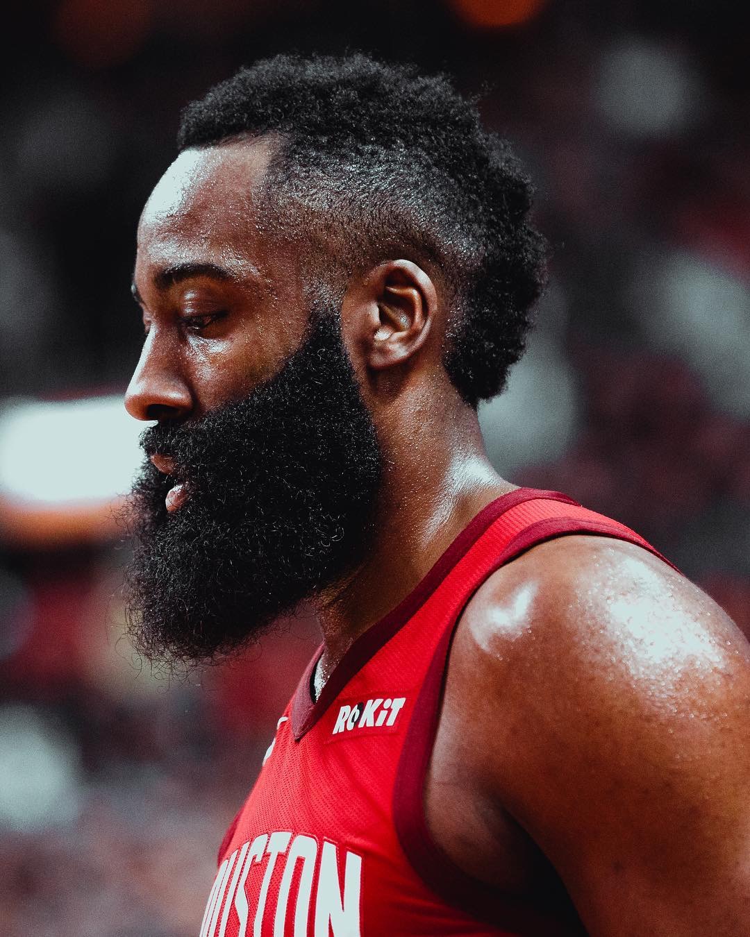 引发球迷与 引发球迷与