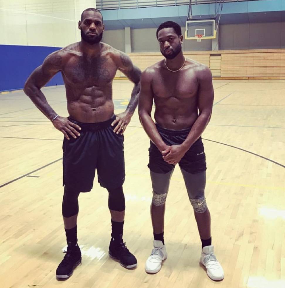 公众叙事更 公众叙事更